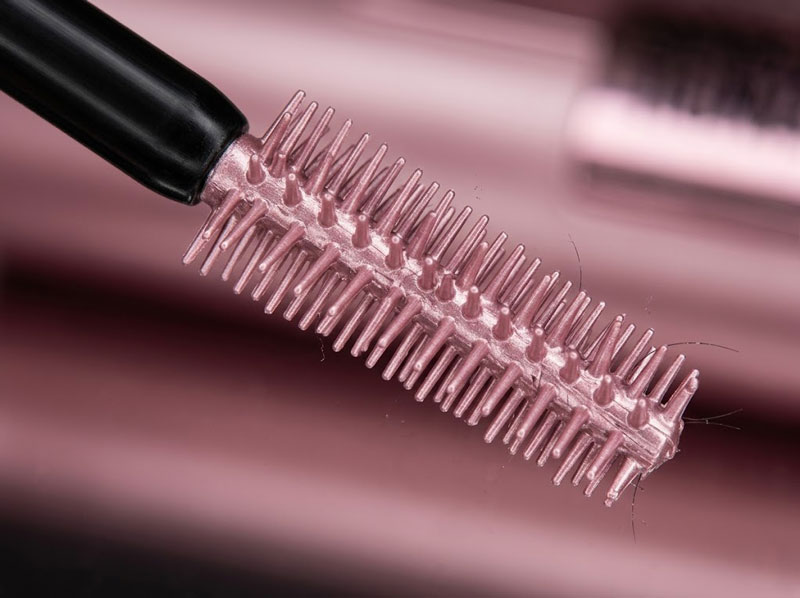 Flex-Tower-Brush-showing-the-precision-silicone-bristles