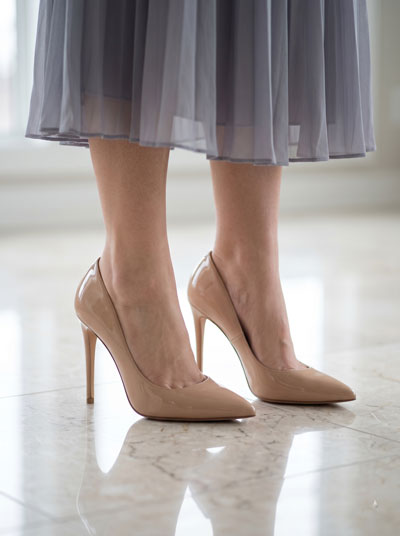 NUDE-HEELS